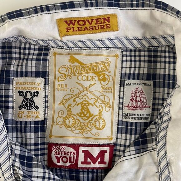Sovereign Code casual button up shirt.  Size Medium. - Picture 3 of 4